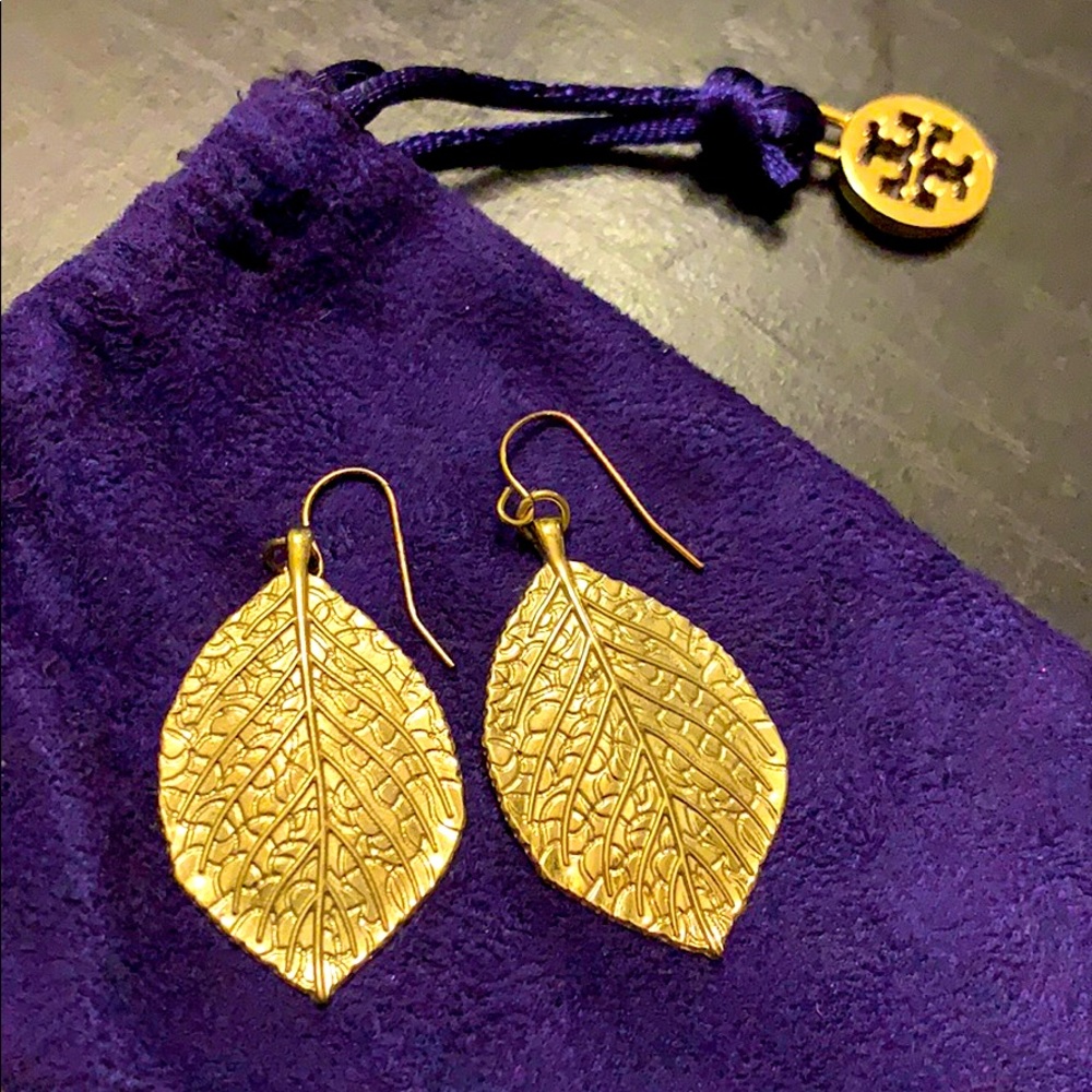 Gorgeous Golden Leaf Earrings